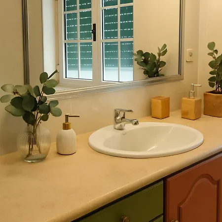 Peach House T2 Fireplace * Ferro (Covilha)